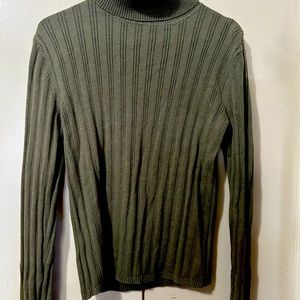 COPY - Green turtle neck sweater
